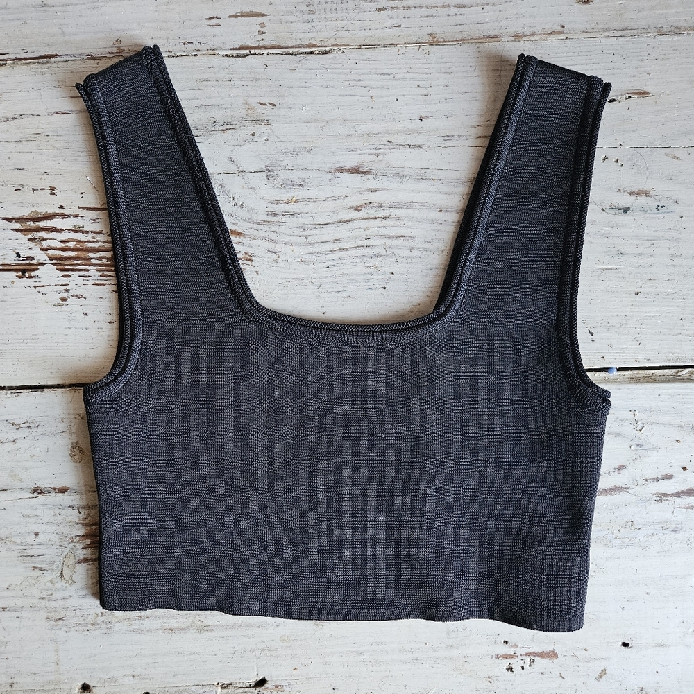 Low Classic Ribbed Crop Top - Picture 5 of 6
